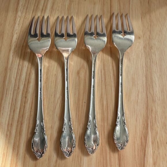 Oneida Park Lane Set Of 4 Silver Plate Salad Forks By Wm. A. Rogers - Picture 8 of 9